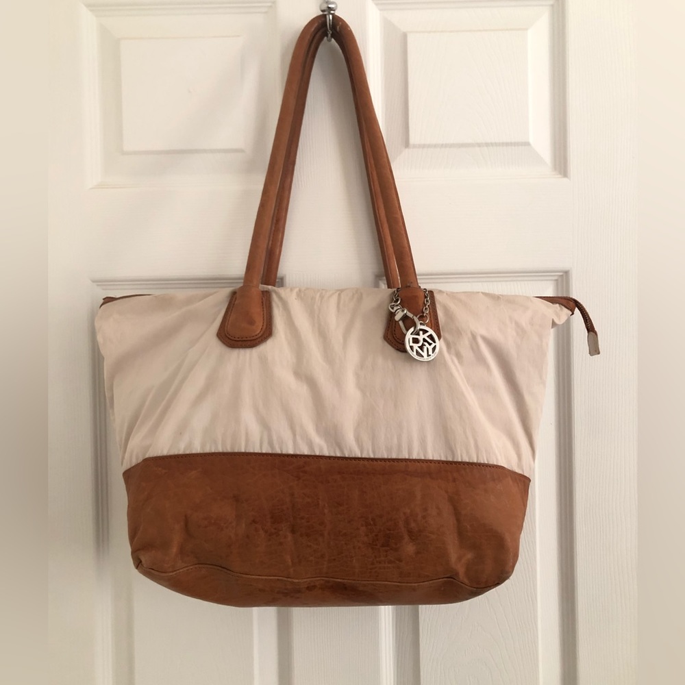 DKNY LARGE TOTE BAG
